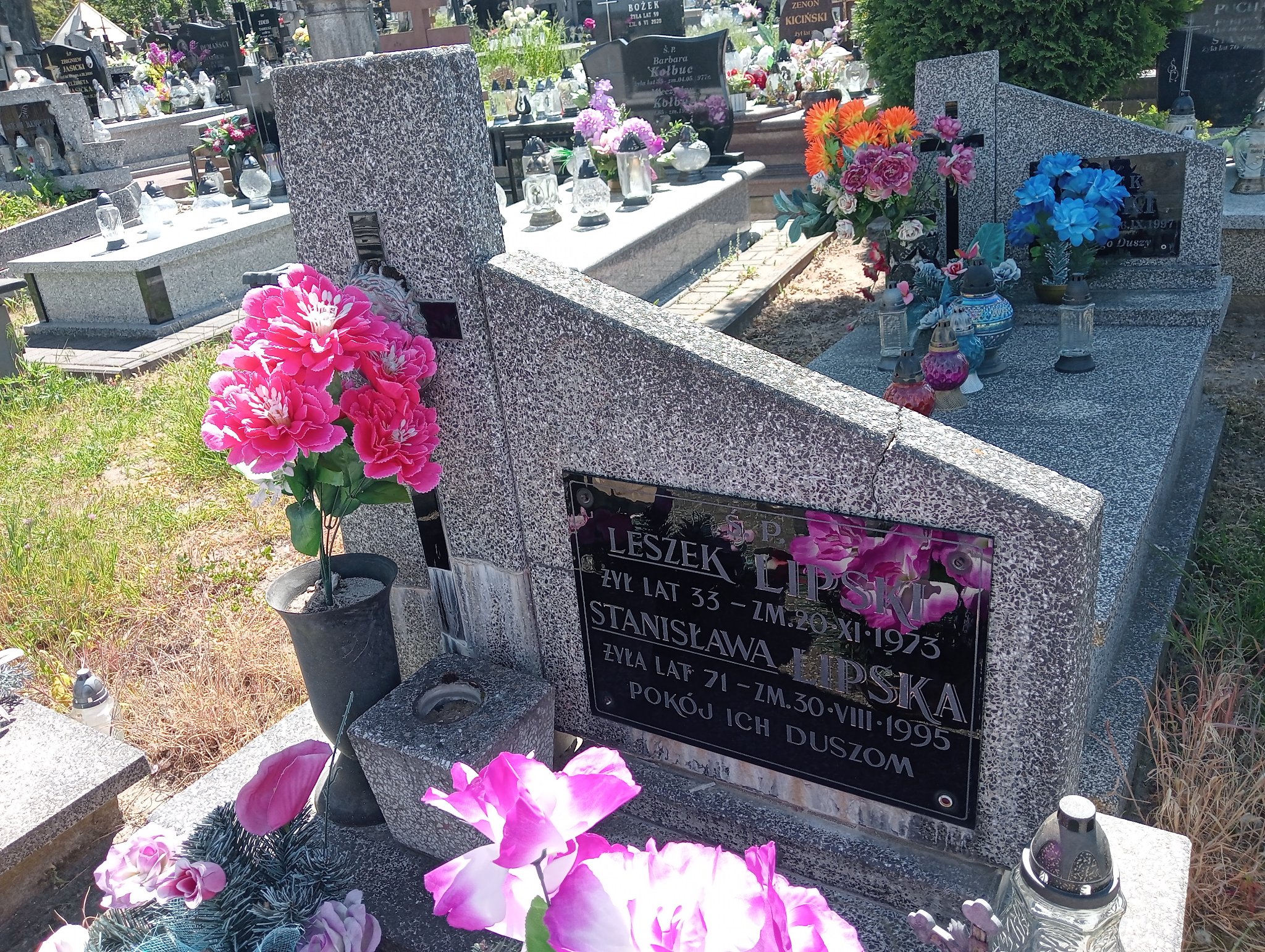 Leszek Lipski Chęciny - Grobonet - Wyszukiwarka osób pochowanych